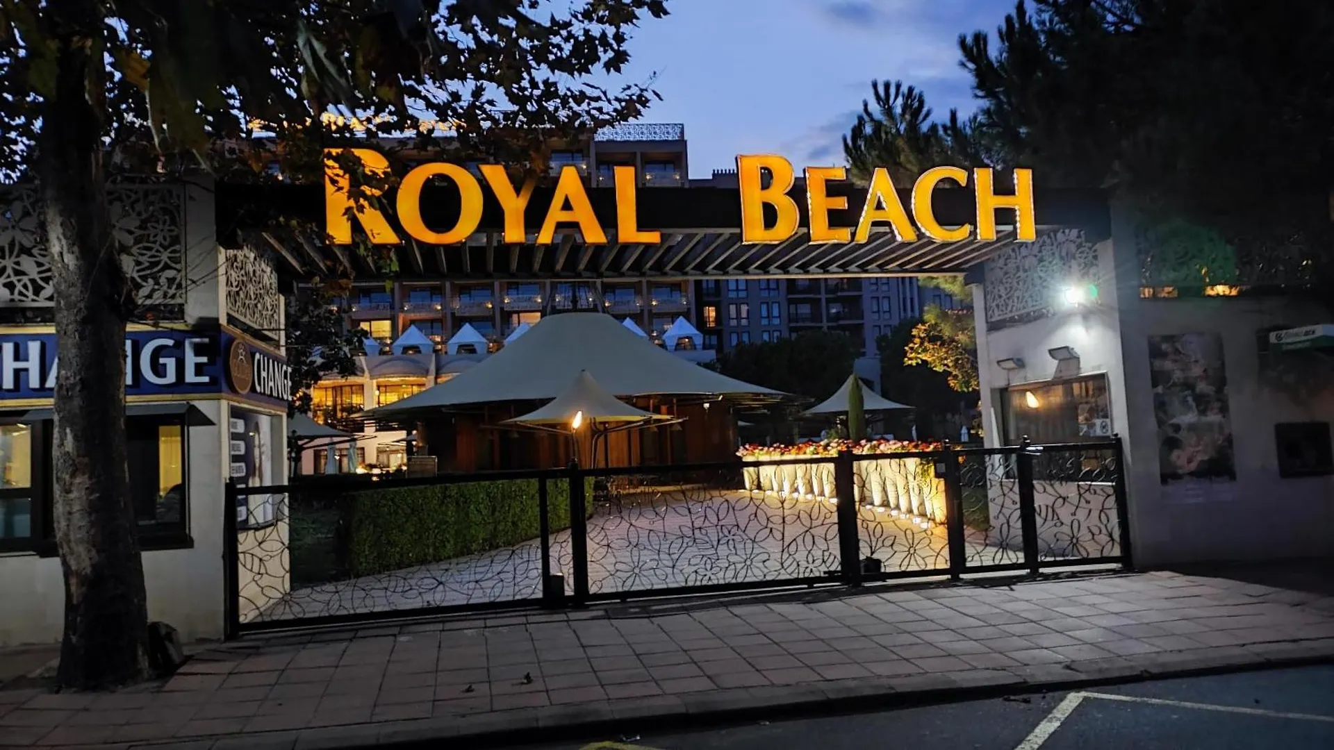 Private Apartments In Royal Beach 5* 써니비치